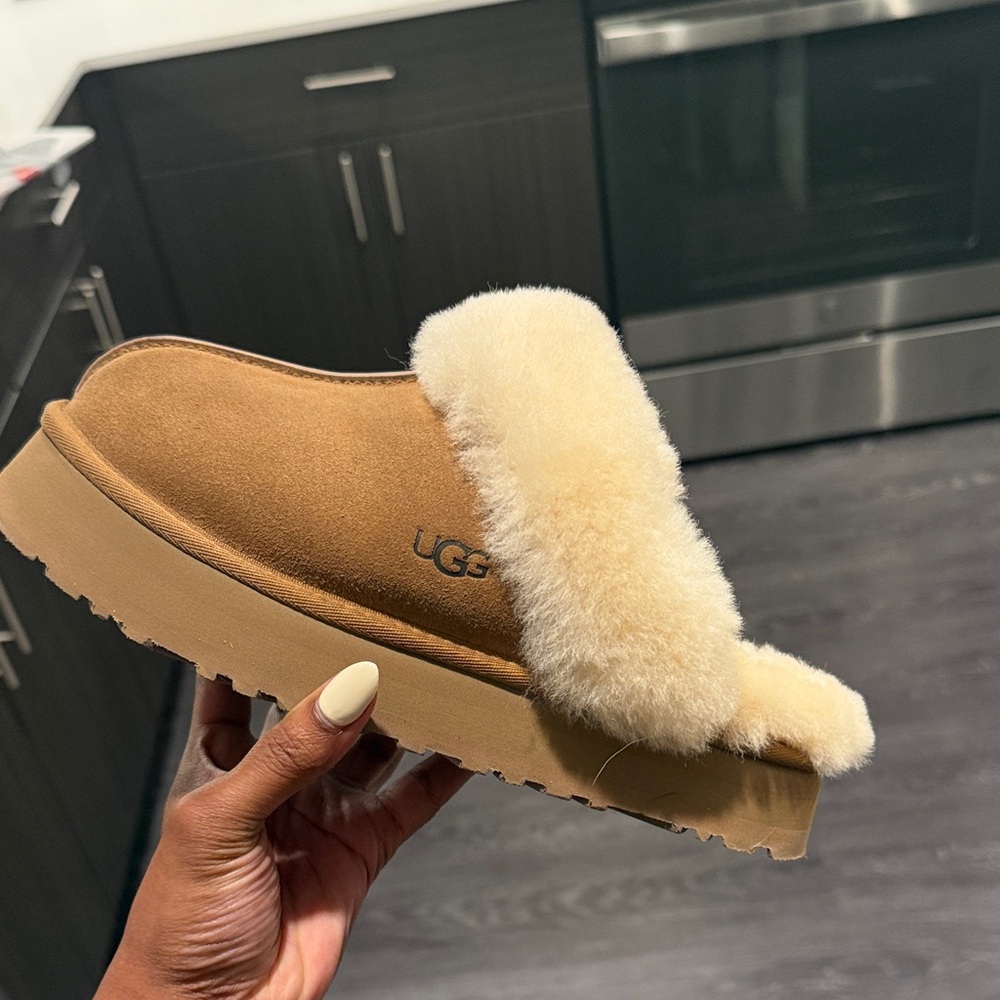 UGG Women's Fluffy Tan and Cream Slippers